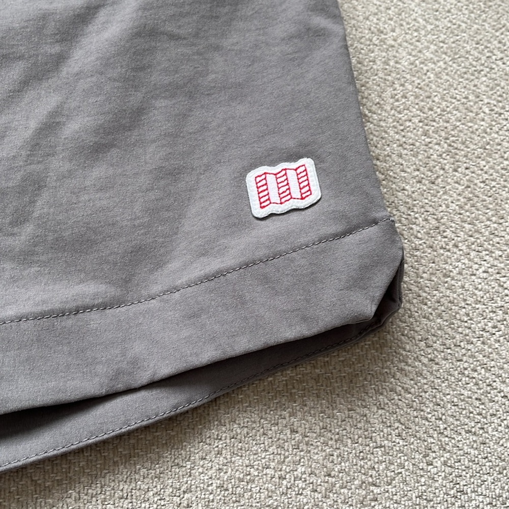 Topo Designs Mens Shorts Grey Nylon Stretch Outdoor Athleisure Size Small - Picture 2 of 11
